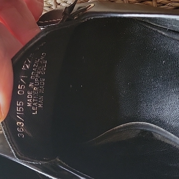 Franco SARTO black leather heeled slip on shoe  Size is 7M  Very good condition. - Picture 7 of 8